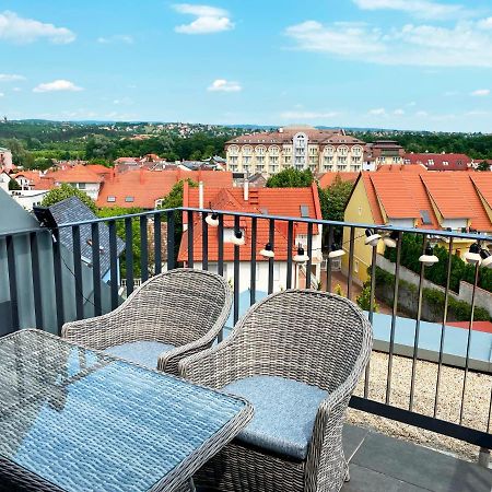 Panorama View Apartment In City Center Хевиз Экстерьер фото