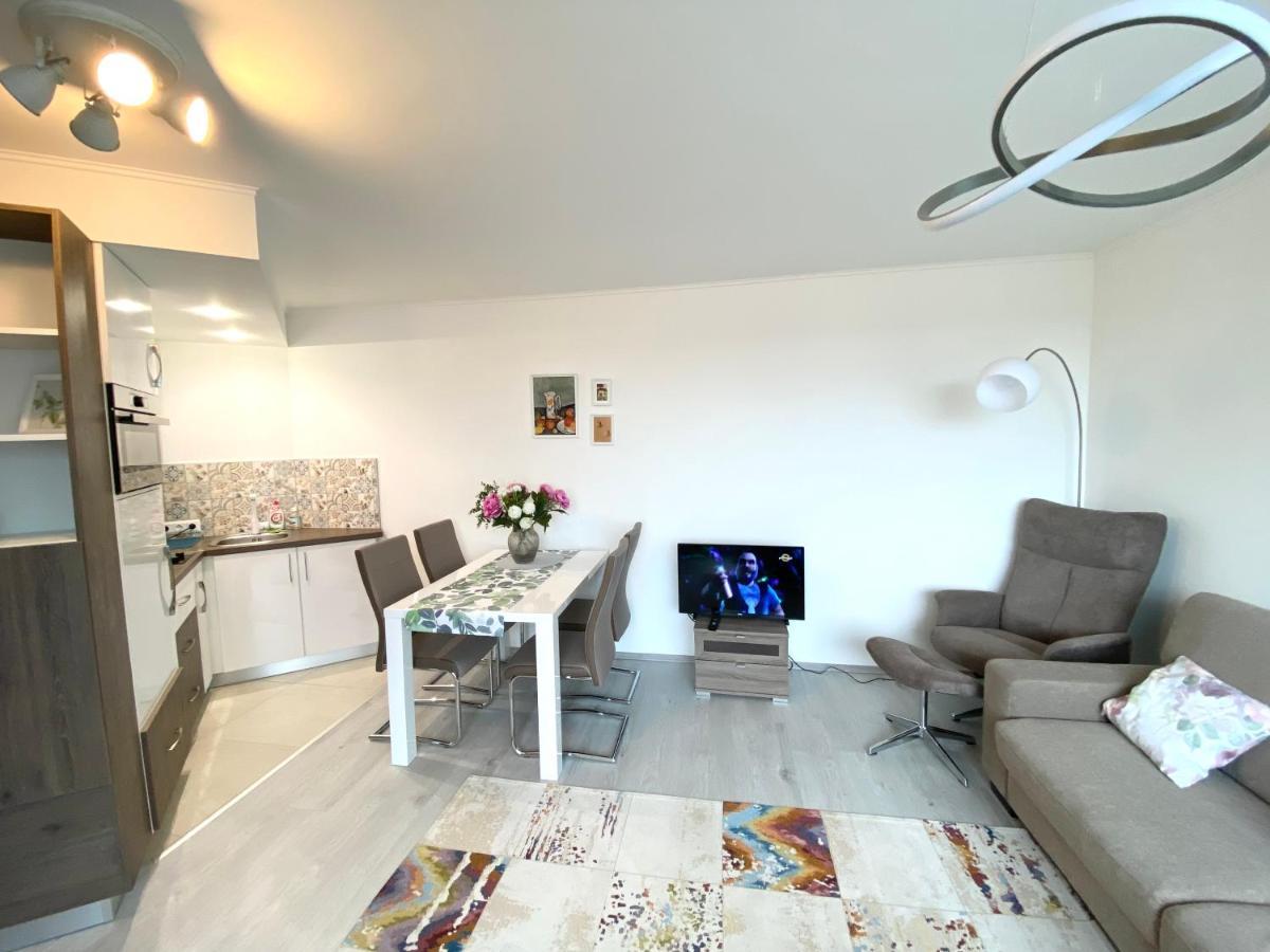 Panorama View Apartment In City Center Хевиз Экстерьер фото