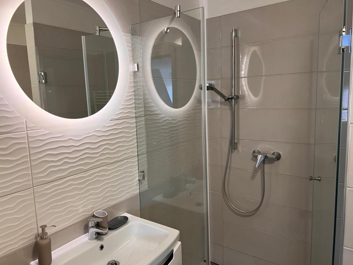 Panorama View Apartment In City Center Хевиз Экстерьер фото