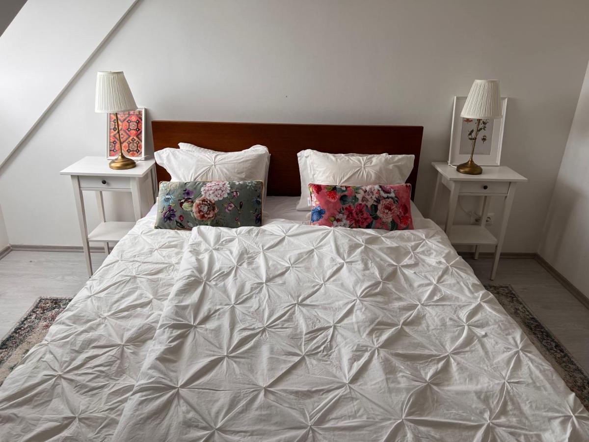 Panorama View Apartment In City Center Хевиз Экстерьер фото