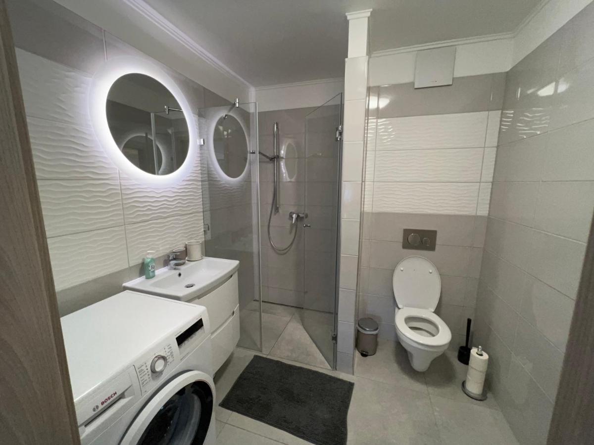 Panorama View Apartment In City Center Хевиз Экстерьер фото